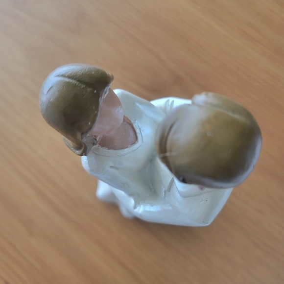 Romantic Hand-Painted Couple Figures - Picture 5 of 7